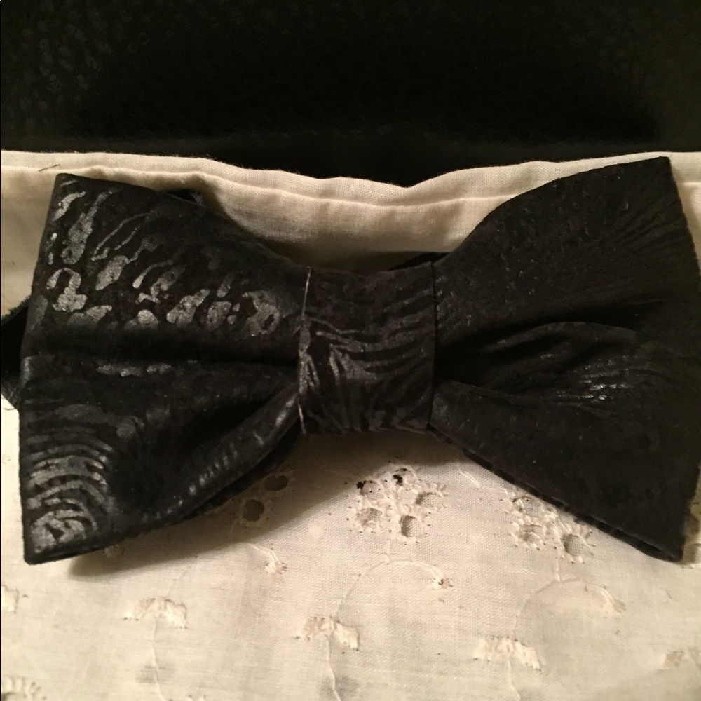 Snake Bow Ties - image 2
